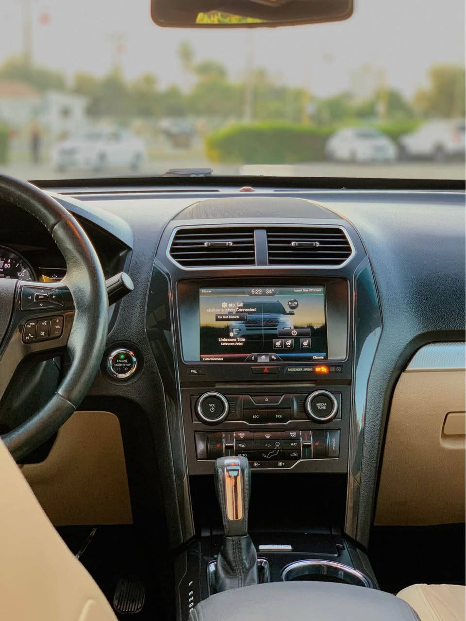 سيارة فورد اكسبلور  2016  
المواصفات XLT
 محرك 6سلندر  
بصمة  تشغيل وبصمة ابواب  
تشغيل عن بعد
دبل اكسل 4wd
فتحة السقف (بانوراما)
شاشة كبيرة و كاميرا 
ويل كب 20 
تحكمات ستيرن فول
تحديد سرعة 
اشاير بالمرايات جانبية وهيتر  
7 راكب 
كشن جلد و بيجي 
حساسات امامي وخلفي
كراسي الامامية كهرباء وتدفئة
استيرن تدفئة
صندوق كهرباء ورجل وريمونت  
تبريد 3 قطع امامي وسطي وخلفي مع تحكمات 
منافذ AUX مع منافذ USB 
 بيها قطعتين صبغ باب وجامرلغ سائق بدون ارباك
سنوية و رقم جديدة شرط التحويل
ماشية 112 الف مايل
مكان السيارة اربیل
رقم شاصي  1FM5K8D87GGB84512
***********
سعر 170$ أربيل, العراق
