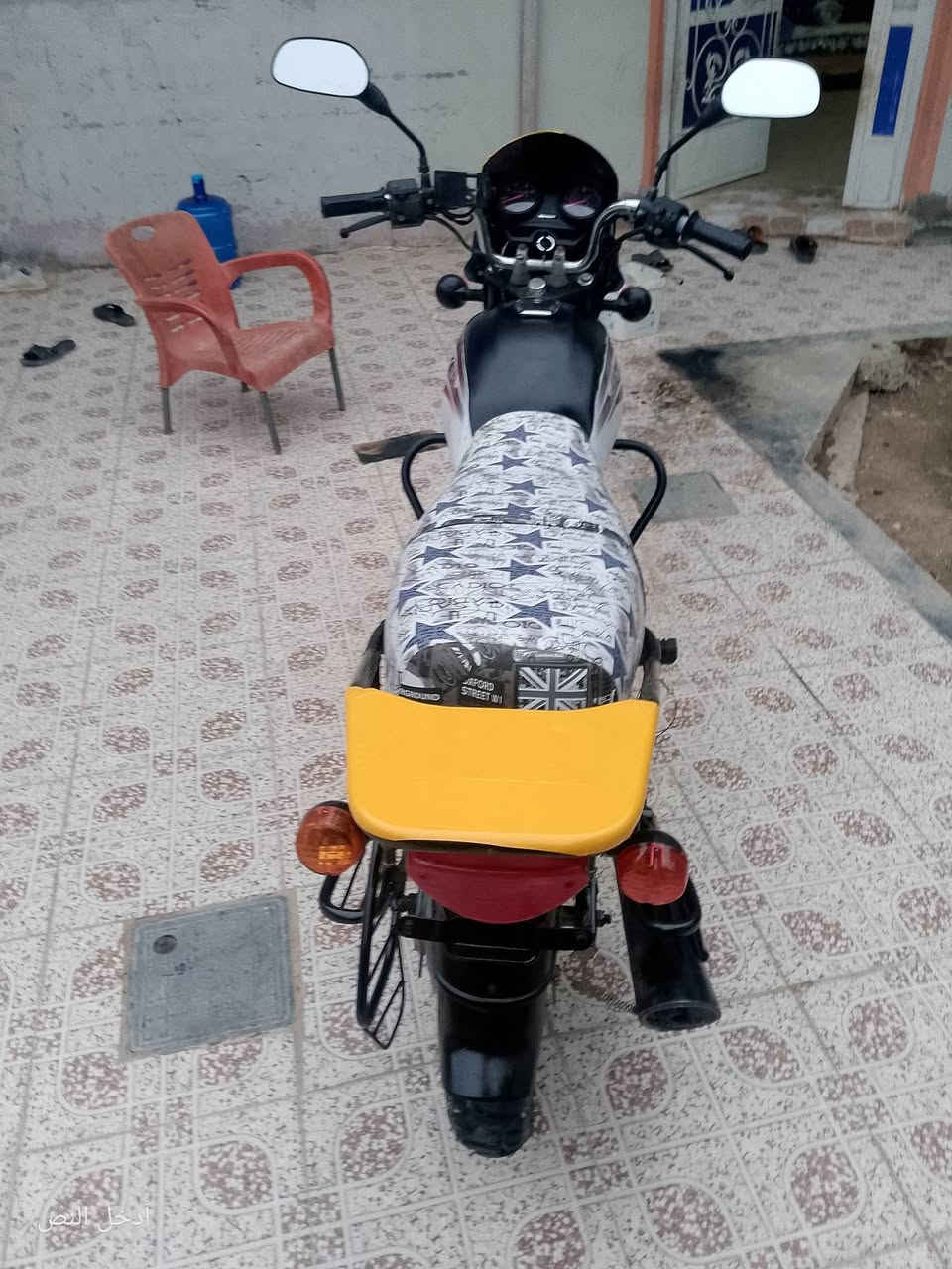 السلام عليكم بوكسر 18 للبيع 7اوراق كامله محرك اخرس لاتنقيص ولاتبخير كهربائيات كلها شغاله الدراجة كامله السعر 750وبيها مجال الاستفسار ***********
