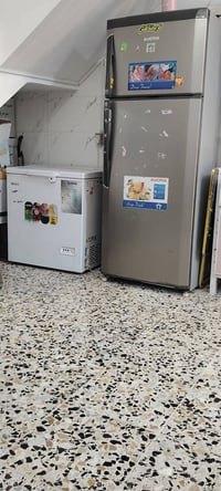 اغراض للبيع مستعمله  ثلاجه كبيرة 175 الف مجمده صغيره 200 الف جرباية اط...