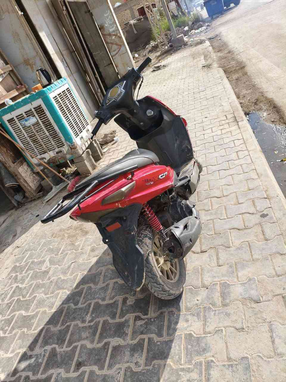 دراجه للبيع مكينه مال ادرس جديده شلع شك الكاع مكاني كوت مسعجل عله بيعه سعره 175مجال بسيط كلش ***********
