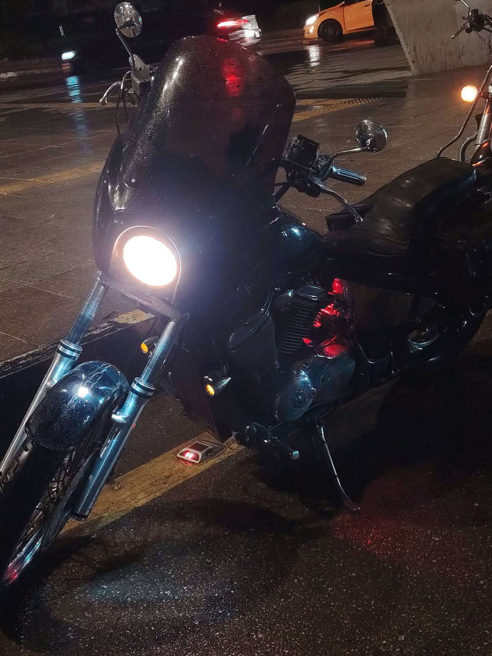 السلام عليكم
شباب ستد 400 للبيع
دراجة جدا نظيفة وكلش بلادية من محرك كير كهربائيات كلشي بلادي مابيهة اي جطلات ظفيرة ع بلاد حته مو تعمير تايرات وجواب جدد شادهن مفتاح التشغيل نفسة مفتاح القفل والتانكي البلادي نكرة سلف بكل وقت
نشاط فول شلعة معدل توصل 150 طبعا مرقمة وباسمي ثاني يوم تحويل سعر مطلوب 18ورقة 
***********
بغداد
