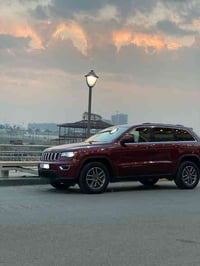 للبيع جيب كراند شيروكي لاريدو 2020وارد امريكي حادث بسيط جدا موضح بصور ...