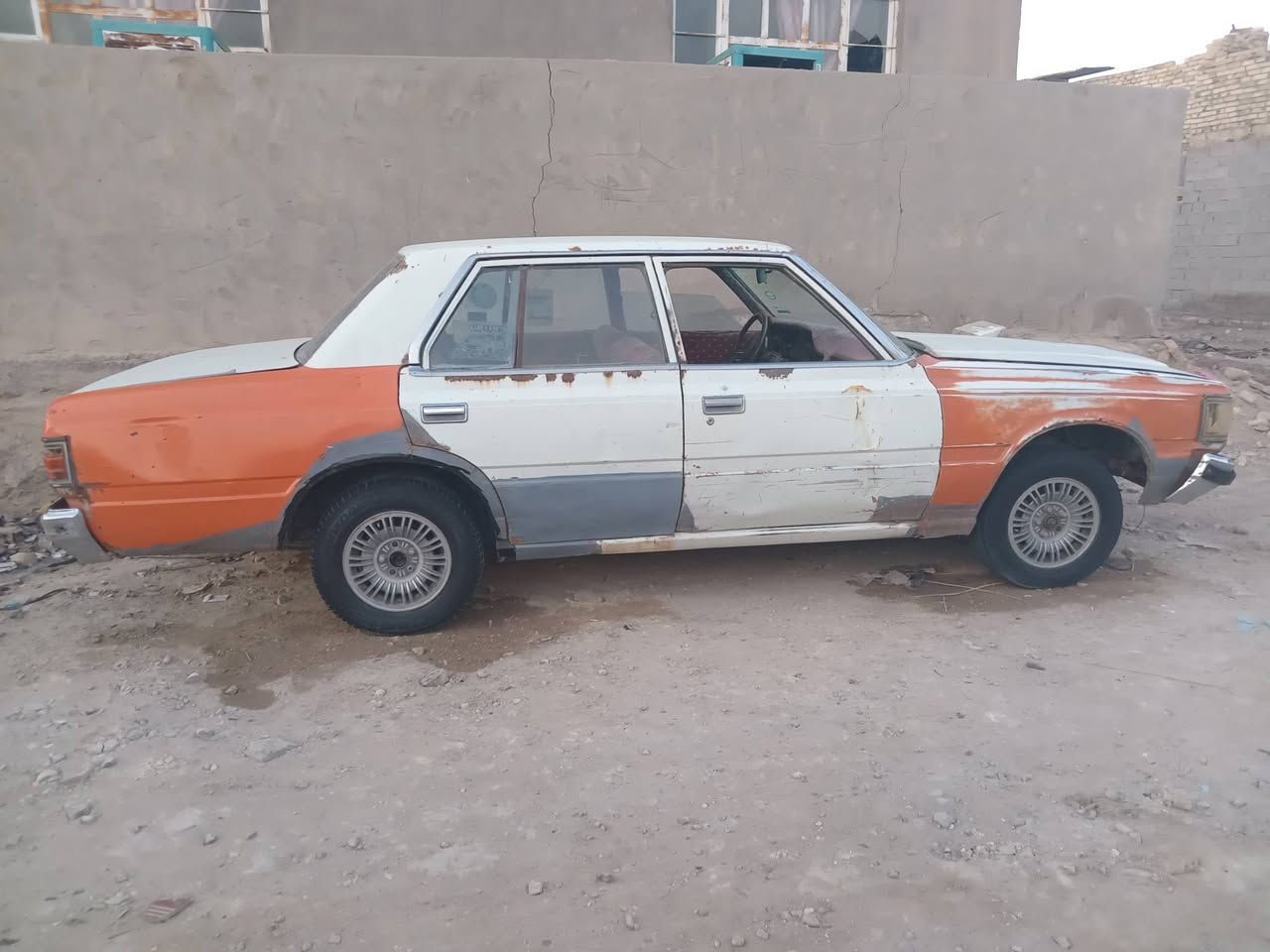 كراون للبيع موديل ٨٢ رقم بابل مكينه ونجي / مكانهه ديوانيه / السعر ١٢ ورقه وبيهه مجال ***********
