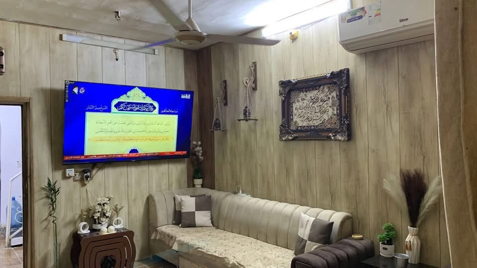بيت للبيع لمساحة 100م قاط ونص استقبال ونوم مع صحن حمامات خارجية+غرفة نوم+مغزن القاط الثاني طابو صرف كامل سيراميك اشتايگر السطح باسمي التصال مع صاحب الدار ***********  السند قطعة ارض السعر 85وبي مجال قرب اعدادية حطين للبنات منطقة22
 ◦
