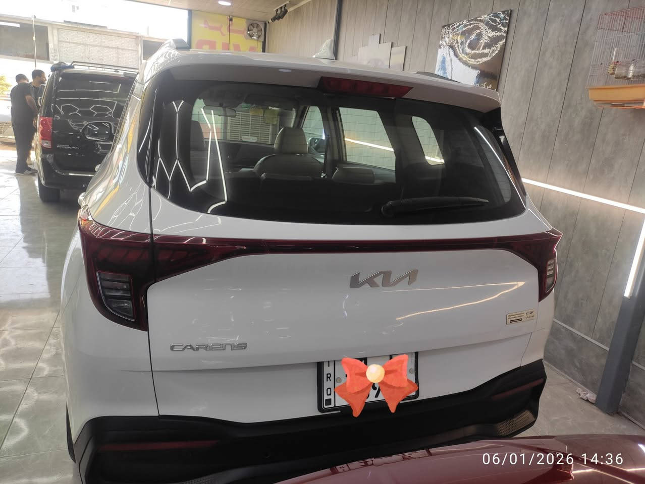 تحيه طيبه
كيا كارينز 2023  7 راكب  
وارد خليجي ضمان المجموعه الدوليه 
ماشيه حاليا 59 الف فقط 
مكفوله  صبغ وتبديل  
المواصفات لمن يود الاطلاع عليها 
. بصمه 
. تشغيل عن بعد 
. 7 راكب 
. تبريد مركزي 3 قطع
. كشنات مخمل ومطعم جلد
. حسات امامي خلفي محيطي 
. كامرا دواره  
. شاشه عربي تدعم جميع البرامج 
. اريل نفكيتر 
. تحكم ستيرن 
. اوامر صوتيه 
. تثبيت سرعه 
. ويل فراشه 
. مري كهرباء 
. بك لايت ليد 
. العده والسبير غير مستخدمات والسياره من هيه زيرو مغلف الارضيه والكشنات جلد نوع جدا ممتاز 
السعر 172$ وبيه مجال
للاستفسار اكثر 
للاتصال ***********
