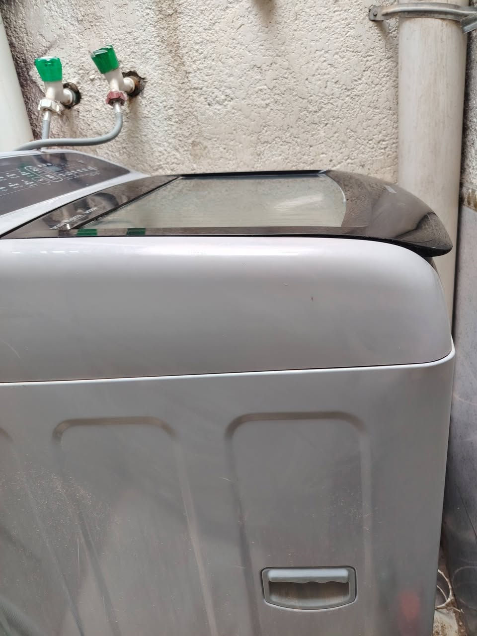 غساله للبيع السعر ٣٠٠ نضيفه جدا ***********
