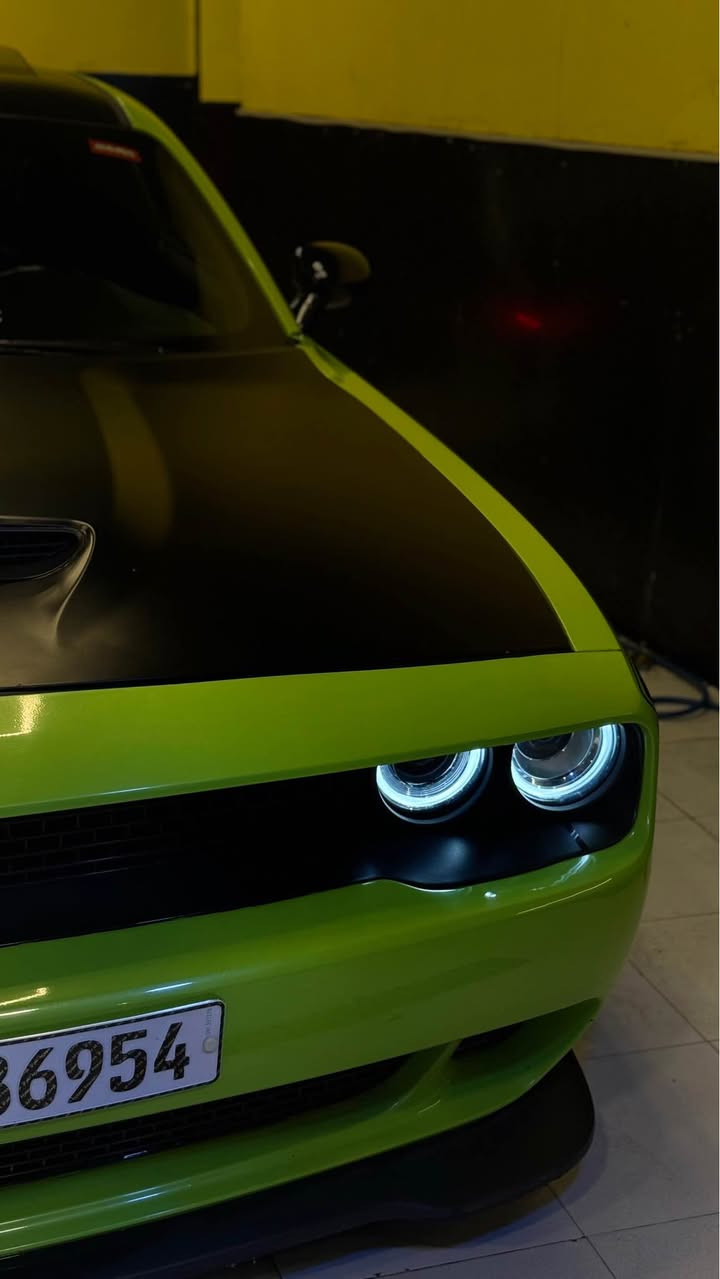 دوج جالنجر  T/A 2022 وارد امريكي مصبوغة حزام تغير لون اخضر اصل لون رمادي فول مواصفات 1/1 مكينه v8 / 6400 
كشنات كنتاره حضن تبريد تدفئة رقم بغداد للاستفسار *********** السعر 170 وبيها مجال البصرة, العراق
