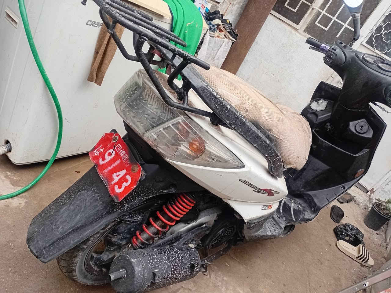 سلام عليكم من رخصه مدير الكروب دراجه سكنس فحل ابيض شغاله محرك كهربائيات كله شغال دراجه سوده شغاله بس متروكه فكيوم ميشتفل  مكاني محموديه


**إذا كنت صاحب هذا الإعلان وتريد حذفه لأي سبب، رجاءا أرسل رسالة إلى الدعم الفني**