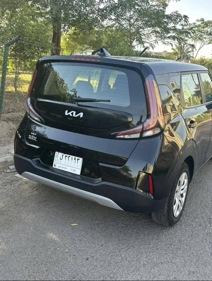 السلام عليكم 
للبيع 
Kia soul 2023 وارد 
ماشيه 85 Km 

الضرر موضح بالصور : 
تبديل باب عكس السايق خلفي حادث امريكا

صبغ جاملغ امامي ايسر حادث داخل العراق 
جاملغ امامي ايمن تعديل بارد فقط كما موضح في الصور 

رقم بغداد 

مواصفات : 
شاشة 
ابل كار بلاي 
اوتو ستوب 
مانع انزلاق 
وضعيتين قيادة 
تحديد مسار 
نقطة عمياء 
مثبت سرعة كروز

سعرها 145 ورقه 🔒 قفل

الموقع بغداد 
للتواصل ***********

