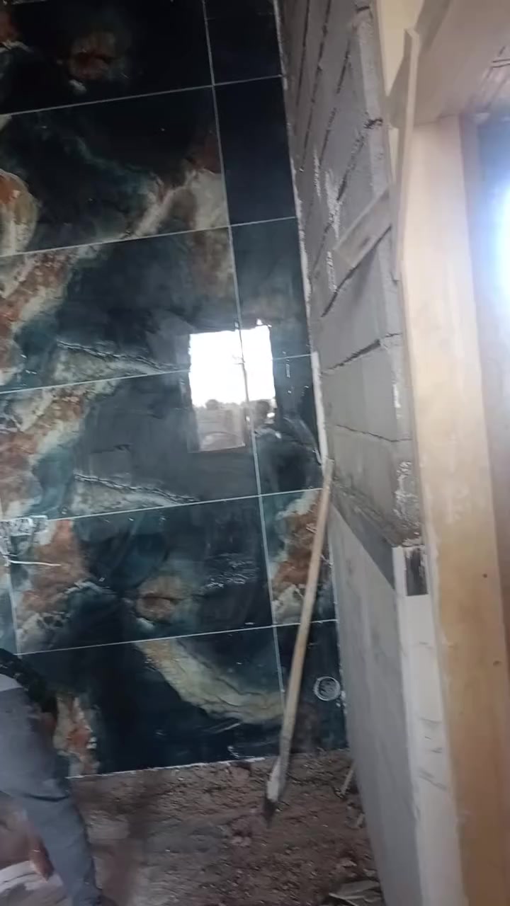 سلام علیکم خلفه سرمیک بورسلن 
جدرن رضیه ماده المتر ٦ وخبط المتر 7 ***********
