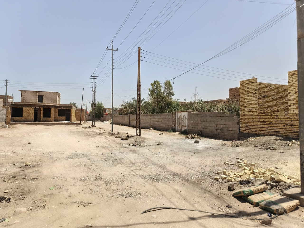هيكل زراعي للبيع مساحه 200 طريق سوق فضليه بدايه فضليه قرب ديوان أبو زهر ال حجي حسين مقابل طاقه كهرباء قريب ع شارع سعر مناسب ***********

