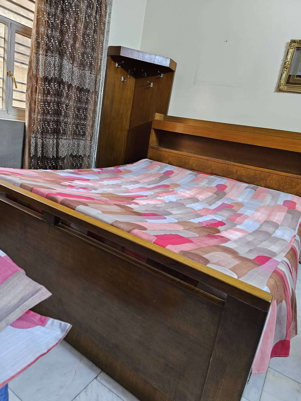 السلام عليكم ورحمة الله من رخصة الادمن
سرير نفرين صاج للبيع مع تعلاگة ملابس صاج كذلك وكما موضحة بالصور السعر ١٥٠ الف وبيها مجال للتواصل على الرقم ***********
