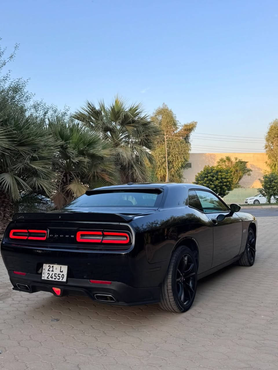 السلام عليكم 
جالنجر  2018للبيع السيآره بس بنيد صبق مكفوله كفاله 
عامه مكان السياره اربيل الستفسار عل رقم ‭0783 053 4757‬
