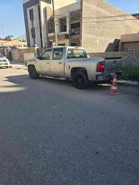 للبيع  سلفرادو
موديل 2008 
رقم جديد بغداد دولي 
جاملغ الامامي الايمن مبدل اصلي نفس اللون  وصخه بسيطه بالبدي الجهه اليمنه بسبب ابو ستوته ترجع بارد  باقي السياره مكفوله تبريد شغال 
السعر 125 وبيها مجال 

***********
