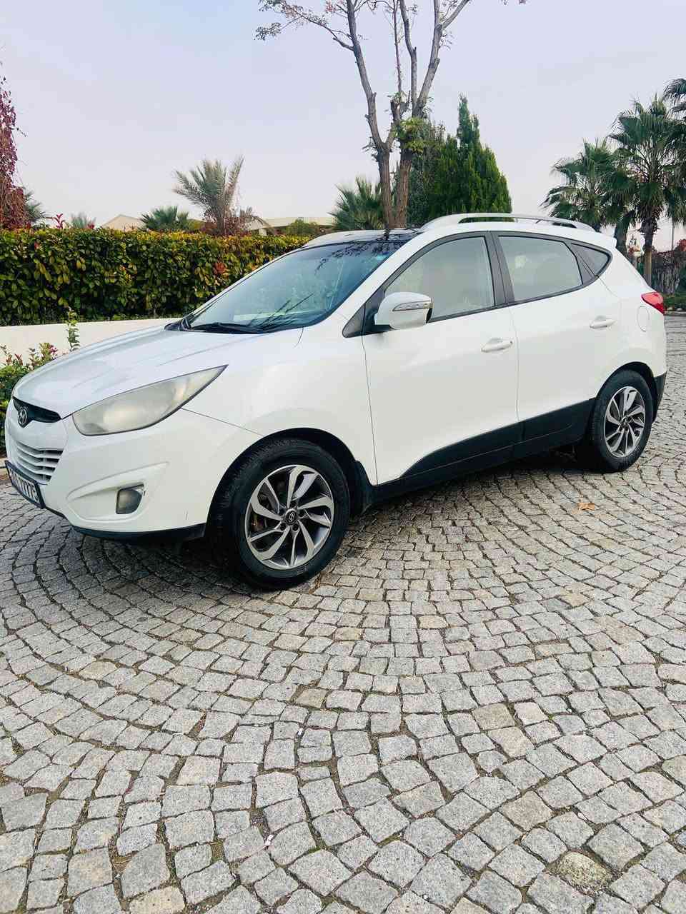 توكسون موديل 2010 خلجي شكل نوي قبات موصفات گئرو مه كينه كاره باي به شه رت بانوراما ناو سور فوليومً ايكو ده بل اكسل هيج بوياغي نيه ساردي نيه ٢ جيكاي قباوه نرخي 130 توزيك مجال *********** أربيل, العراق
