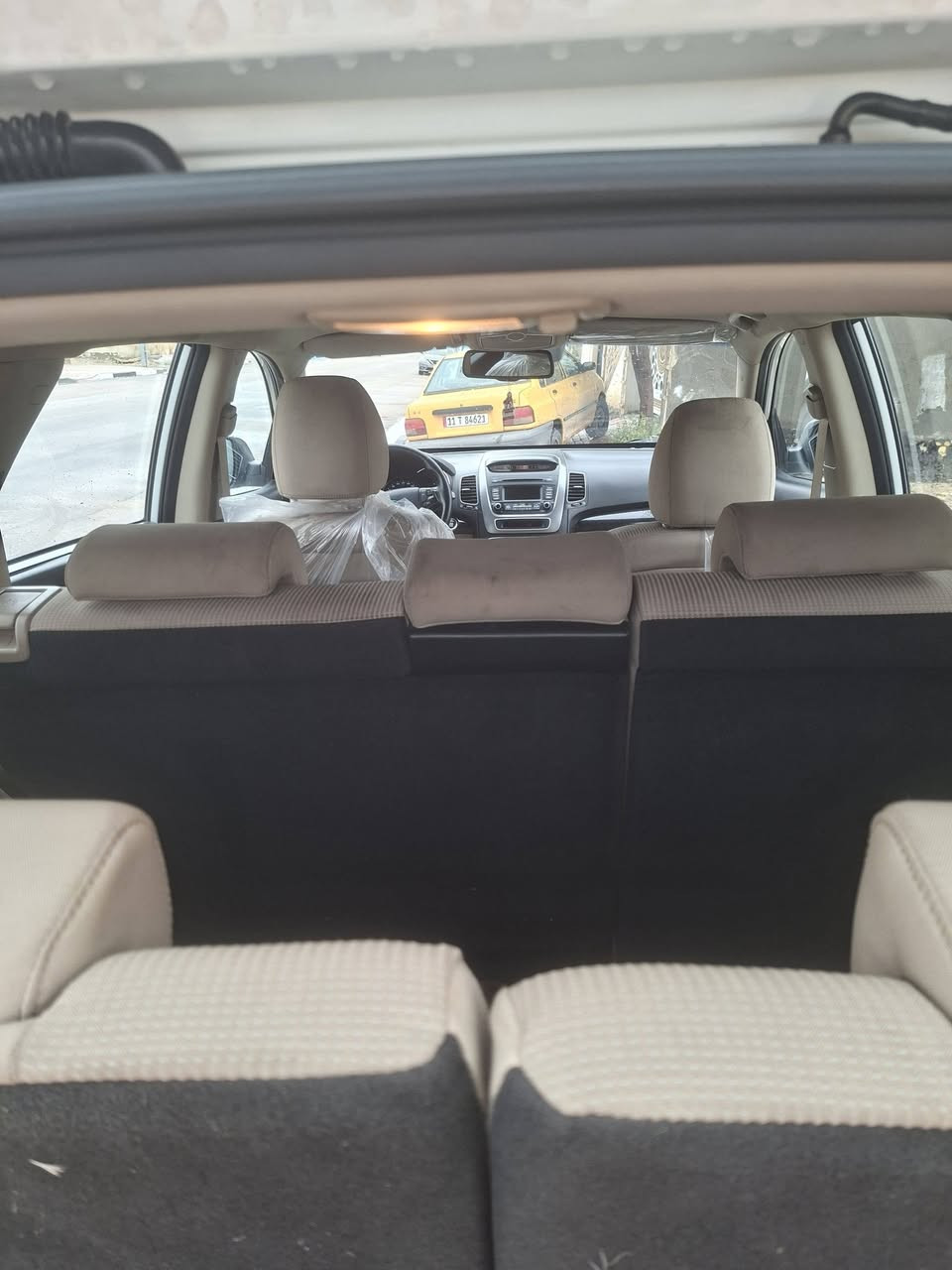 سلام عليكم كيا سورنتو موديل ١٤ رقم أربيل بأسمي سنويه وهزه جديده مواصفات السياره ٧ راكب مكينه ٤ اسلندر ٢٤٠٠ السياره ماشيه ٨٩ الف حقيقي وضع شركه بردات خلفيه حساسات امامي خلفي تحكم استيرن بصمه أبواب بصمه تشغيل عدد٢ لايت زنون كشاف زنون علمن السياره بيه صبغ بصيط   بلباب الصدر والباقي مكفوله كفاله عامه للإستفسار الاتصال *********** /*********** مكان السياره كربلاء المقدسه السعر ١٧٧
