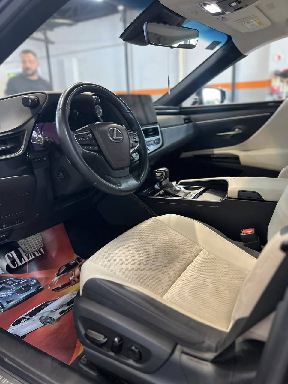 اللهم صل على محمد وال محمد
السلام عليكم من رخصت الادمن المحترم 

لكزز ES 300h هايبرد حادث جاملغ وبنيد 

رقم بغداد انكليزي تحويل مباشر

السعر 290$

الموديل2023

محرك 2.5 اربعه سلندر

ماشيه 16 كم 

المواصفات:

بصمة تشغيل 

تشغيل عن بعد 

فتحة سقف 

ساعه لكزز

شفتات ستيرن

دخول ذكي ( 5 بصمات )

ماوس تحكم 

كشنات جلد 

كشنات كهرباء 

اشاير ترحيب لكزز بالدواسات 

الاماميه والصندوق

كشنات ميموري   

كشنات تدفئة+ تبريد امامي خلفي

هيترات ستيرن

نقطه عمياء 

اوتو هولد 

هندبريك بصمه 

كامرات 

رادار 

اشاير بالمري  

شحن واير ليس   

التحكم التقائي بالتكييف ثنائي 

نظام ماقبل الاصطدام 

نظام الكبح التلقائي في حالات الطوارئ

نظام تثبيت السرعه

نظام رادار( القيادة الالية) وبعد بيها هواي مواصفات 

العنوان ديالى بعقوبه

الاستفسار

***********
