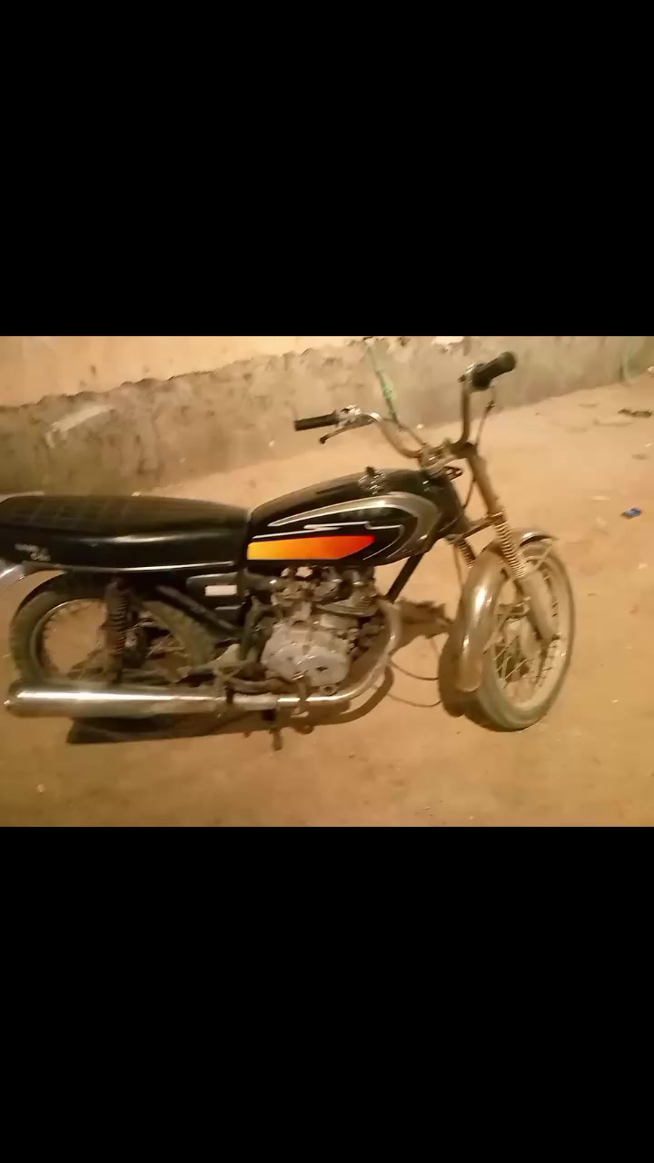 سلام عليكم دراجه ايراني دراجه مكفوله بكلشي سعره 175وبيه مجال الطيبين دراجه مفتوه مره وحده البصره ابو خصيب البهادريه  الرقم ٠***********
