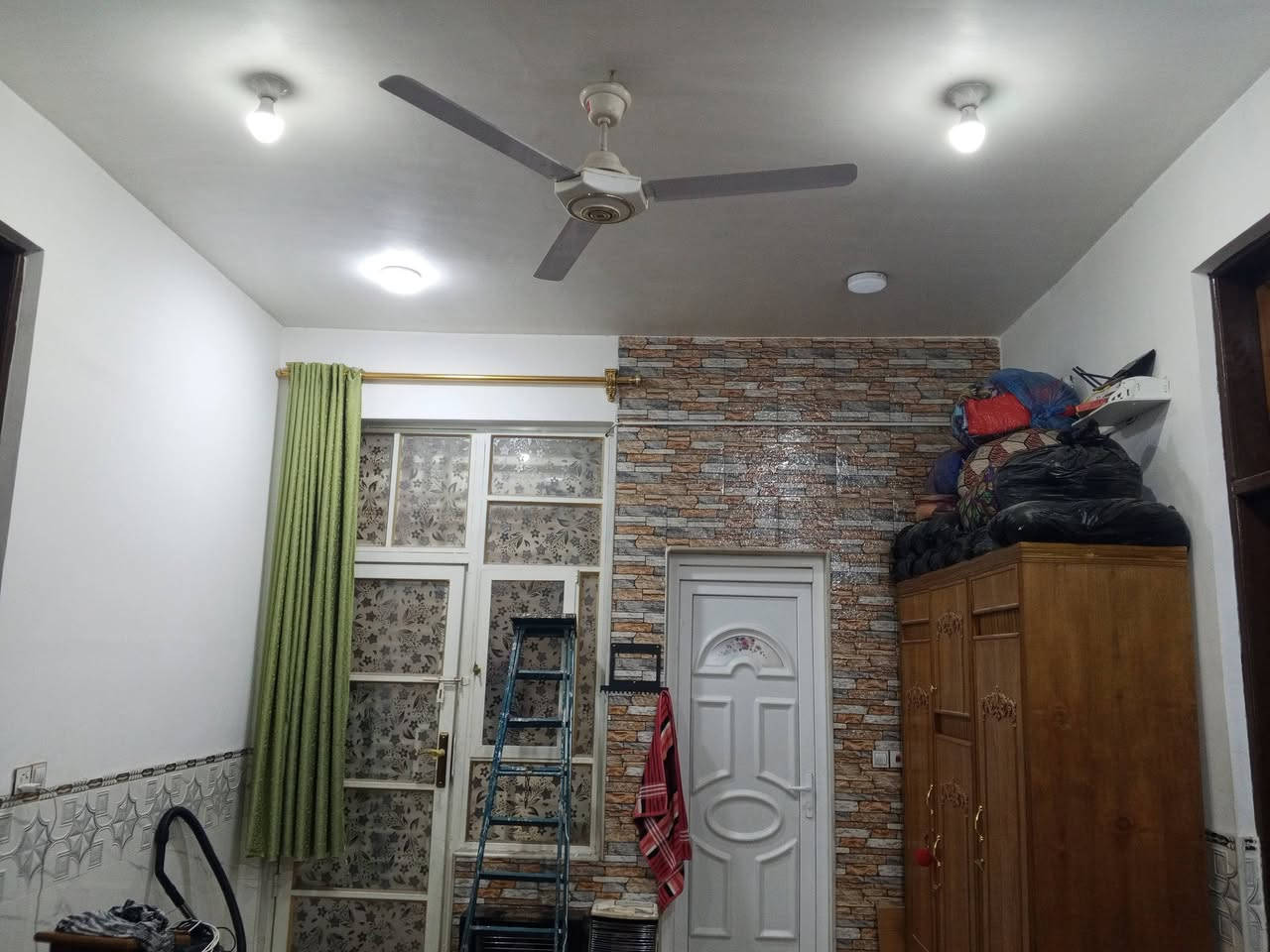 سلام عليكم بيت مساحة ٢٠٠م سند ٢٥طابو زراعي قرب شارع ١٠٠ يبعد عن شارع ٨٠متر عن شارع بيت درجة اولى عددالغرف ٦بناء حديث الاستفسار على هذا رقم ***********
