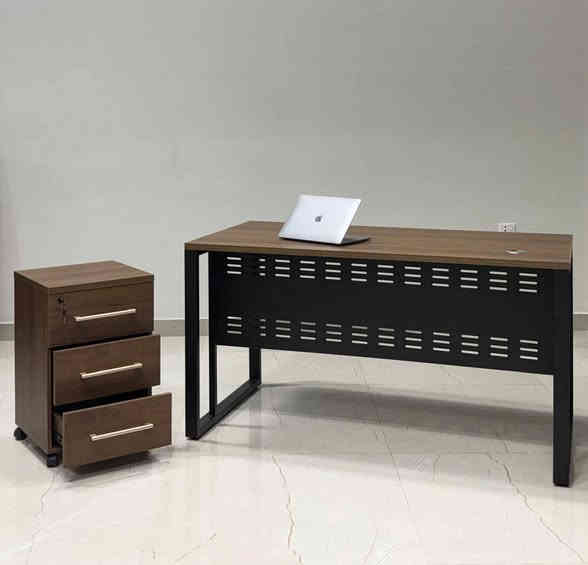 مستعد لتجهيز دوائر الدوله والمكاتب والكميات الي بالك وبأسعار الجملة ويوجد كادر مختص للنصب جميع الاثاث للاستفسار واتساب 
***********
