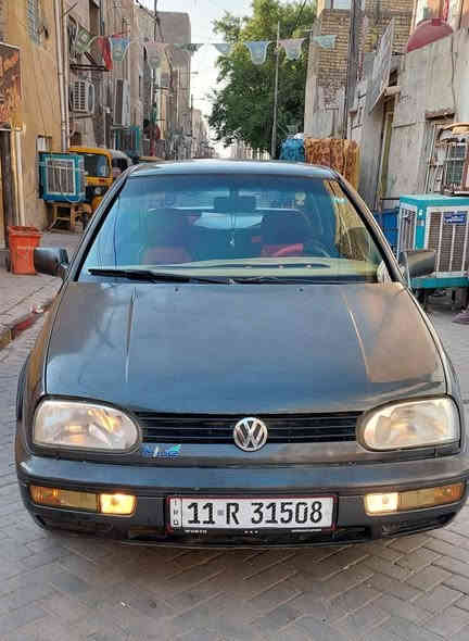 السلام عليكم ورحمه الله وبركاته سياره كولف لون نيلي موديل 92 نفخ بدون ضربه ولا خياس صبغ عام للجماليه ،،،الكير اوتوماتيك ،،،،،المراوح كهربائية جديدة ،،،،المحرك المرغوب 1800 ،،،التبريد ثلج،كل تفرعاته،شد جديد ،،الحداديه جديدة ،،،،تخم تاير جديد ويل،كب ،،،،الدواخل نضيفه دوشمه جديده ،،،منضومه،صوت دمام، كامره  خلفيه ،،سعرها 49 وبيها ،مجال للطيبين العنوان بغداد الموبايل ***********
