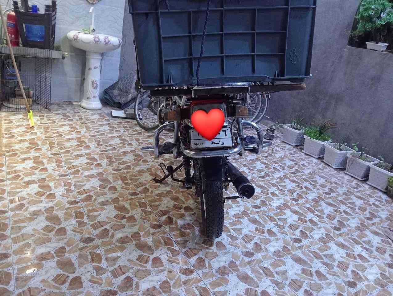 دراجة فيوم 2016 رقم واسط  وسنوية ما ساقطه
بيها محرك mtr دراجة كامله من كلشي بس باتريها تعبان مكان المالك الاحرار ( الحسينية ) دراجة فول نضافة ميكانيك وكرهرباء كلشي كامله 
للتواصل ***********
مكاني كوت الفلاحية
