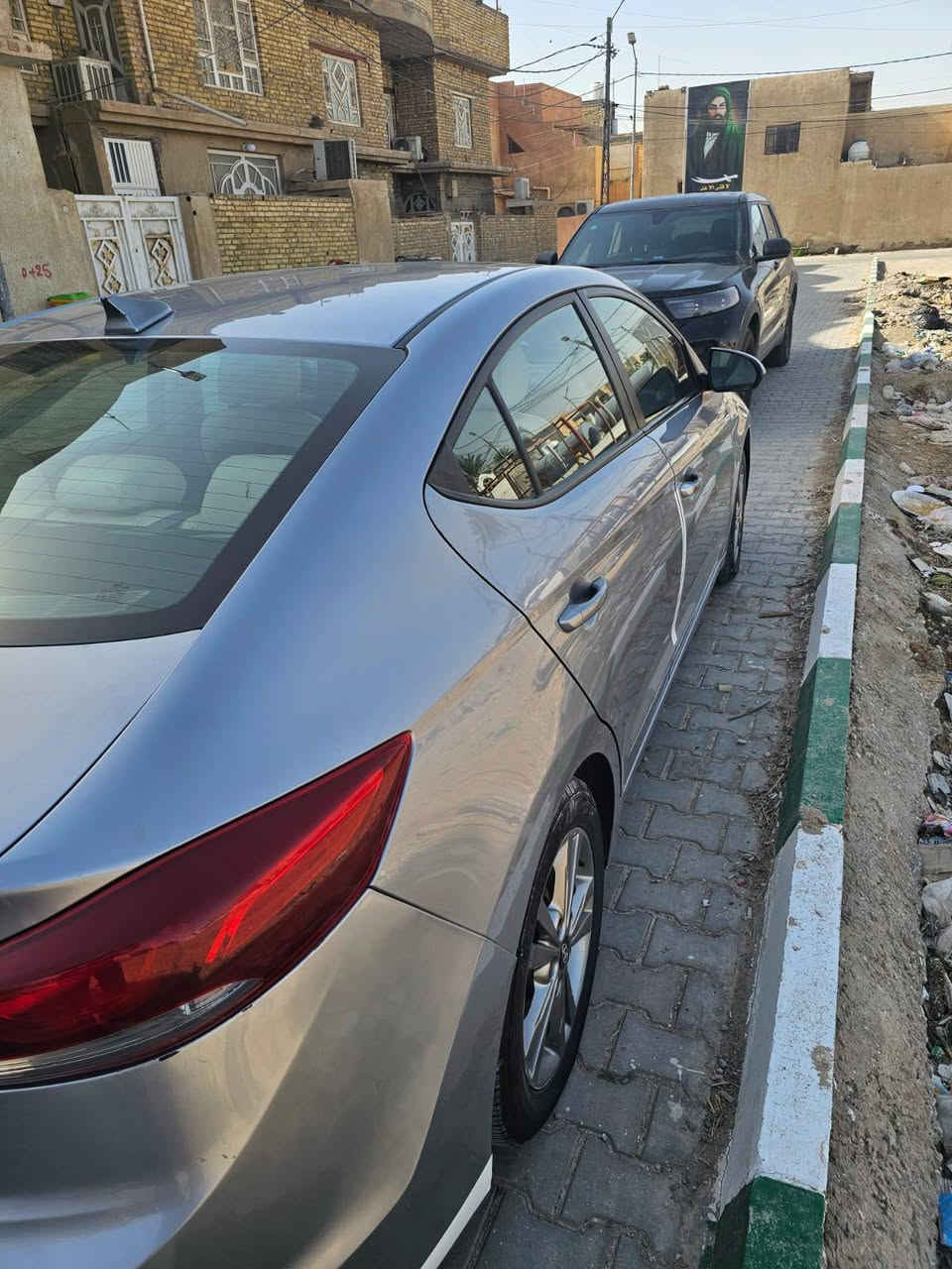 السلام عليكم
النترا موديل 17 أمريكي دوش مواصفات لمتد فول محرك 2000 السياره نظيفه جدا وحادثها شخط بالجاملغ الامامي وباب السايق .بدون ايرباك السياره بأسمي اني استاد جامعي في الكوت بالمركز السعر 125ورقه .. ***********
