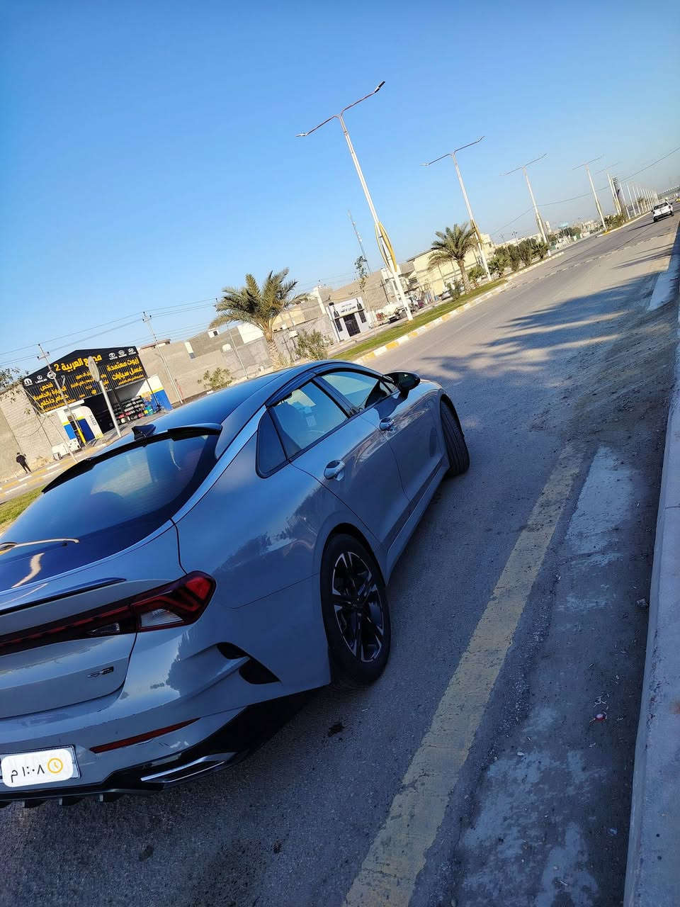 السلام عليكم 
للبيع كيا K5

ماشية (88) الف  

الفئة جيتي لاين فول مواصفات 

الموديل 2022

رقم بغداد 

الضرر  بابين عكس سائق مرجعات بلاد ليبل الشركة بيهن

المواصفات 

1- حجم المحرك ٤ سلندر ١٦٠٠ تيربو 

2- كامره دوارة

3- رادار خلفي + امامي 

4- رادار جانبي مانع اجتياز 

5- بصمة ابواب + تشغيل عن بعد 

6- زنون عالي ناصي 

7- سقف بنوراما 

8- مقاعد جلد اصلي احمر مختوم جيتي لاين

9- اشاير بالمري 

10- مقاعد كهرباء + تدفئه

11- هاند بريك بصمة 

12- تحديد مسار 

13- شاشة كبيرةً مع كامرة دوارة 

14- ستيرن رياضي حرف D مختوم جيتي لاين

15- مثبت سرعة 

16- شاحن هاتف 

17 - شاشة كار بلاي واندرويد 

18- 5 وضعيات قيادة

19- فتح جنطة بصمة وعند الاقتراب 

20- قيادة ذاتية على خطوط البيضاء 

وباقي المواصفات معروفة في فئة جيتي لاين

ملاحظة مهمة // السيارة عليها ادامة كاملة تخم تاير + بلاكات وكالة + مجاول + هيدروليك القير 

السيارة تاخذها ماتصرف عليها ربع دينار ان شاءالله 

السيارة تاخذها مني شرط المكينة والكير 

( تحويل مباشر باسم المشتري )

رقم الهاتف // ***********
***********

السعر (( 177 )) وبيها مجال 

مكان السيارة الانبار فلوجة
