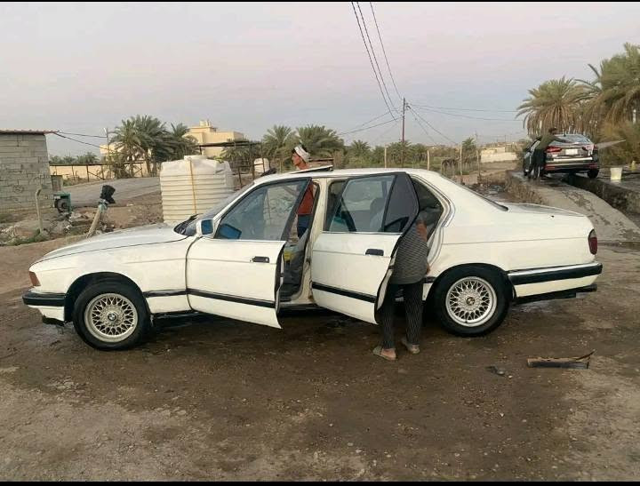 سلام عليكم  بي ام 750 السعر 24 ***********
للبيع او مراوس        عليها 5اوراق ع المشتري  السيارة شرط المداور 
بي ام 750AL/مديل92
فول مواصفات 
سلايت طكتين 
دبل ارباك 
دبل جكمجه 
لون ابيض شذره حمره 
بجم عريض 
ويلكب خليه
ايبي اس شغال 
صدر عربانه جدد 
سنتر لوك شغال 
جام 4 كهرباء 
كشنات اصل كهربائي مشدود ميكانيك 
ضربه قويه ماكو 
سياره على وضع البلادي مابيه قطعه تبديل 

 
مكينه مفتوح 35 ناعمه بس بيه ضعف 

كير عادي 
 
كهربائيات مابيه نقص فقط دكمت ليت نكسرت وتشتغل عادي 
نقص دوشمه تنته
 
واشاره 
وعطر 
 

رقم نجف راعيه  بكربلاء

