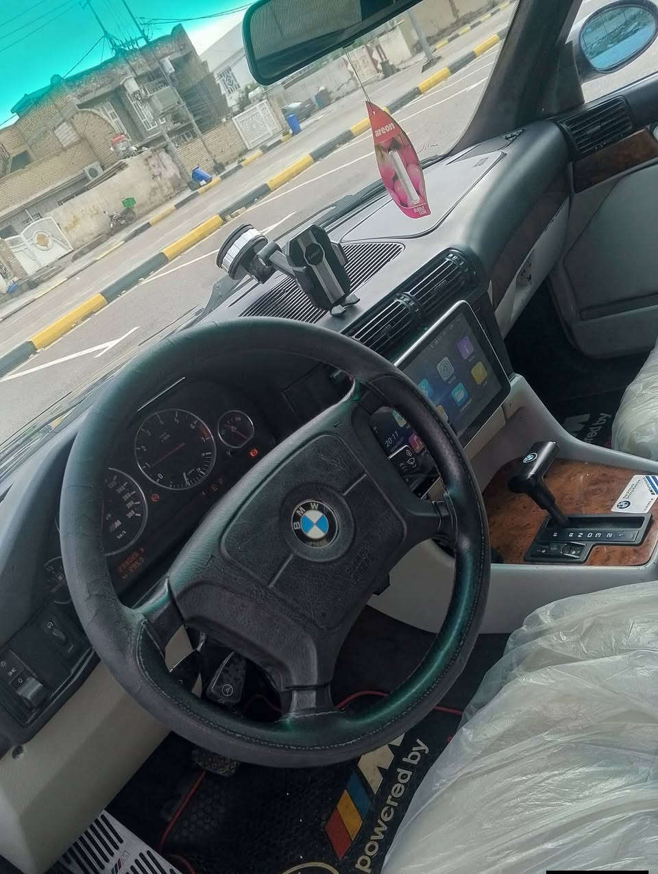 ما شاء الله ❤️ 

السلام وعليكم بي ام للبيع موديل 1993 سياره جديده ماكينه 12 سلندر كفاله كير كفاله كهربائيات عالشركه تبريد ثلج تخم تاير جديد سياره مال جناي كلش حلوه وجاهزة شاشه سياره صبغ للجماليه فقط بدون حادث سعر 40 وبيها مجال

         رقم الهاتف ***********
