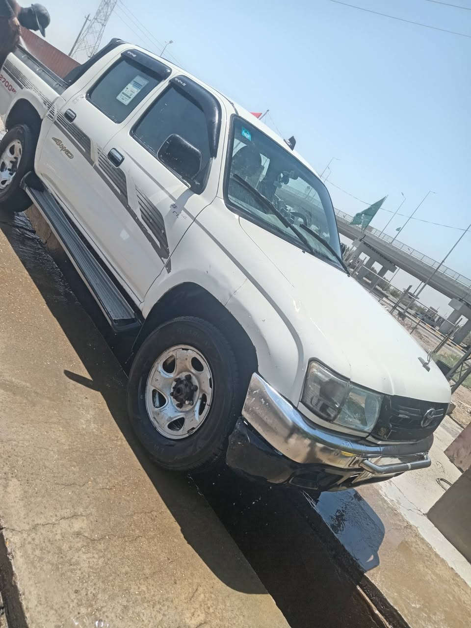 بيكم ٢٠٠٤  محرك كير شاصي كشره كفاله تبريد ثلج سنويه ل ٣٠ دواخل تخبل كهربائيات كلها شغاله تخم تايرات جدد يعني سياره ماتصرف عليها ربع دينار حت طوافة بانزين شغاله يعني ما بيه ولا شي عطلان مكاني ميسان لاستفسار اتصل ***********
