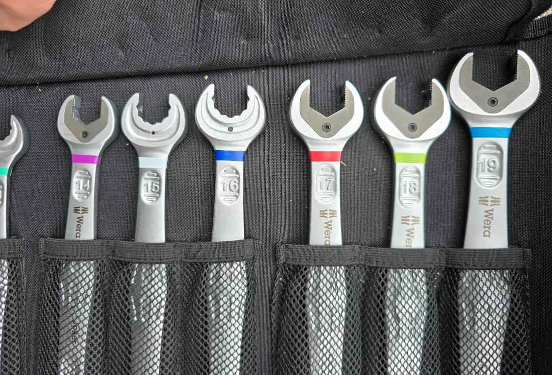 WERA 6000 Joker 11 للبيع سيت سباين راجز(05020013001)


**إذا كنت صاحب هذا الإعلان وتريد حذفه لأي سبب، رجاءا أرسل رسالة إلى الدعم الفني**