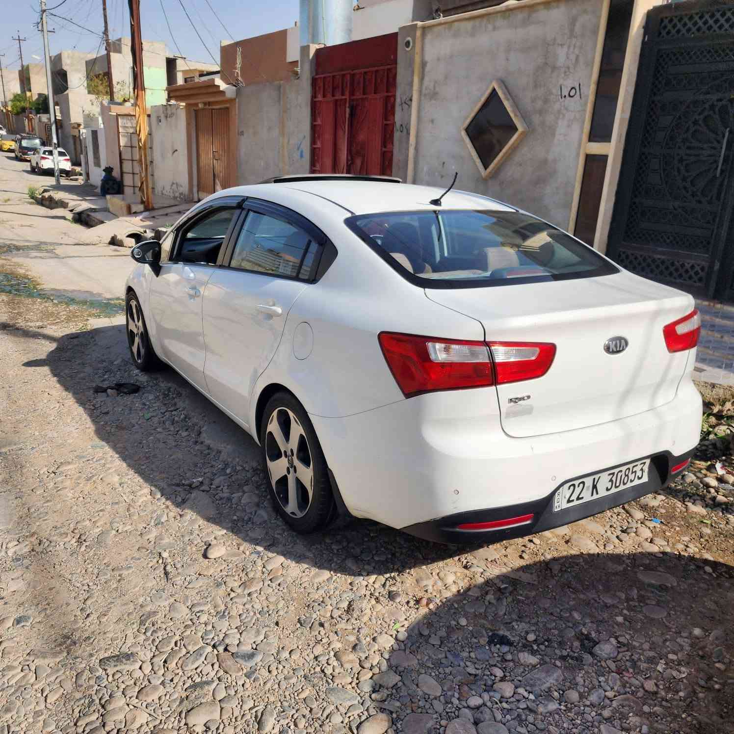 كيا ريو 2014 خليجي محرك 16دوش كير at فول مواصفات . رقم اربيل جديد . بدون صبغ بيها ملاحضات بارد فقط السعر 90$ مكان السياره موصل الأيمن 
للاستفسار *********** اتصال او واتساب
