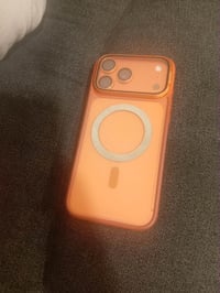 آيفون جديد للبيع مطلوب فيه مليون جديد مومغير فيه شي وقابل للتفاوض07724...