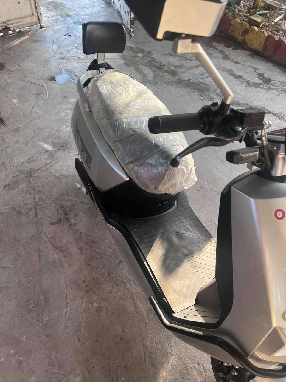 السلام عليكم دراجة للبيع ٦ باتري السعر ٨٠٠ بي مجال
***********
