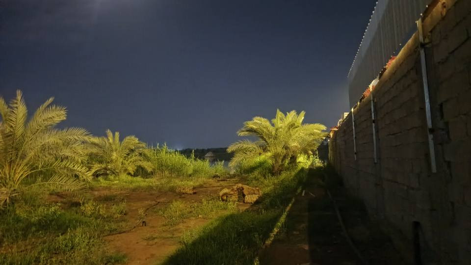 سلام عليكم دونم شاطيه سده وشط
الوجهة ٢٦ الباقي نزال
مع بيت طابقين عدد ٤ غرف مطبخ استقبال صحيات كراج
العنوان المدائن منطقة اتويثه الاستفسار اتصال برقم ***********
