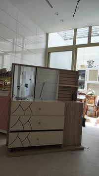 ميز تواليت • بزجاج • السليمانية