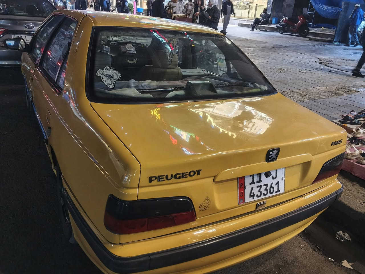 السلام عليكم
بيجو باص 2015 رقم دولي ترهم اقساط 
مكينة وكير جديد. دوشمة جلد جديد.صدر جديد. شاشة.
***********
