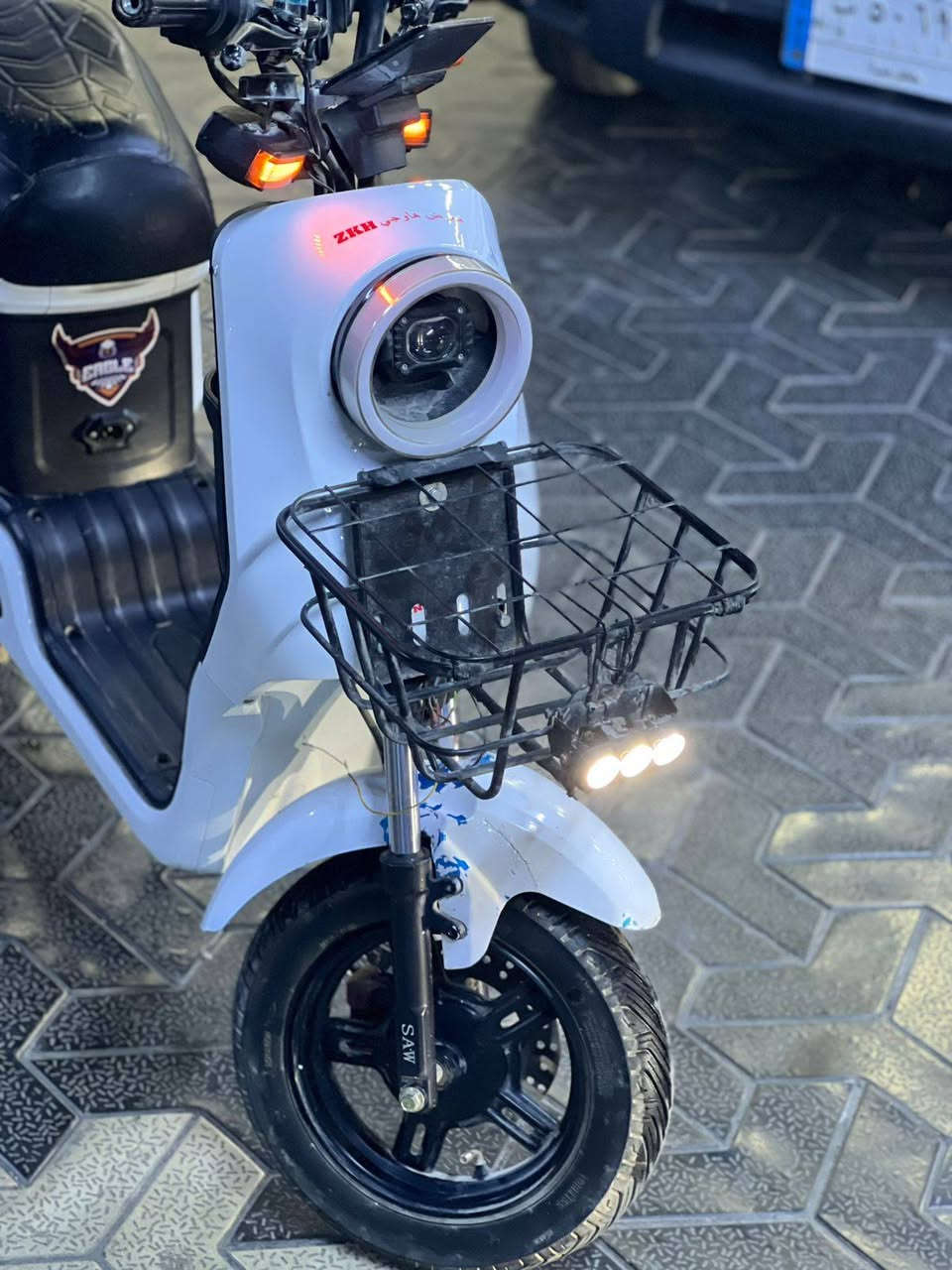 دراجة شحن نوع R9 موديل 2025 🩷
خمس بطاريات + هدية شاحنة بيها حساس من تفول شحن تفصل من وحدها يعني عوفها على الشحن و راسك بارد ،
الدراجة استخدامها فقط اروح بيها لمكان عملي وارجع في ( مول زيونة ) ، صارلي ثلاث اشهر من اشتريتها من ولد قبلي 
الدراجة نظيفة استعمال شخصي ، توجد شخوط بالكڤرات الجانبية بسبب ضيق الباب تشخطت بالحايط ، 
( السعر 350 و بيها مجال 💥 )
للتواصل بالخاص او على الواتساب ***********
