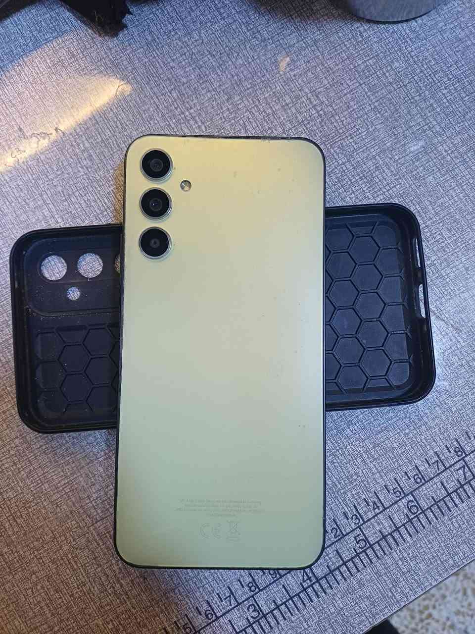 للبيع Samsung A34 5G
الذاكرة: 128GB / الرام: 8GB  
البطارية ممتازة، شحن سريع  
: الكاميرا الأمامية تصويرها شوية مغوش، وصوت السبيكر اشويا بي جزا
 الخلفية شغالة تمام 100%  الشاشة نظيفة 100%، مابيه أي كسر أو خدش  
معاه كفر  
السعر 110 بي مجال  
المكان: موصل  
للتواصل: [رقم بي واتساب]***********
