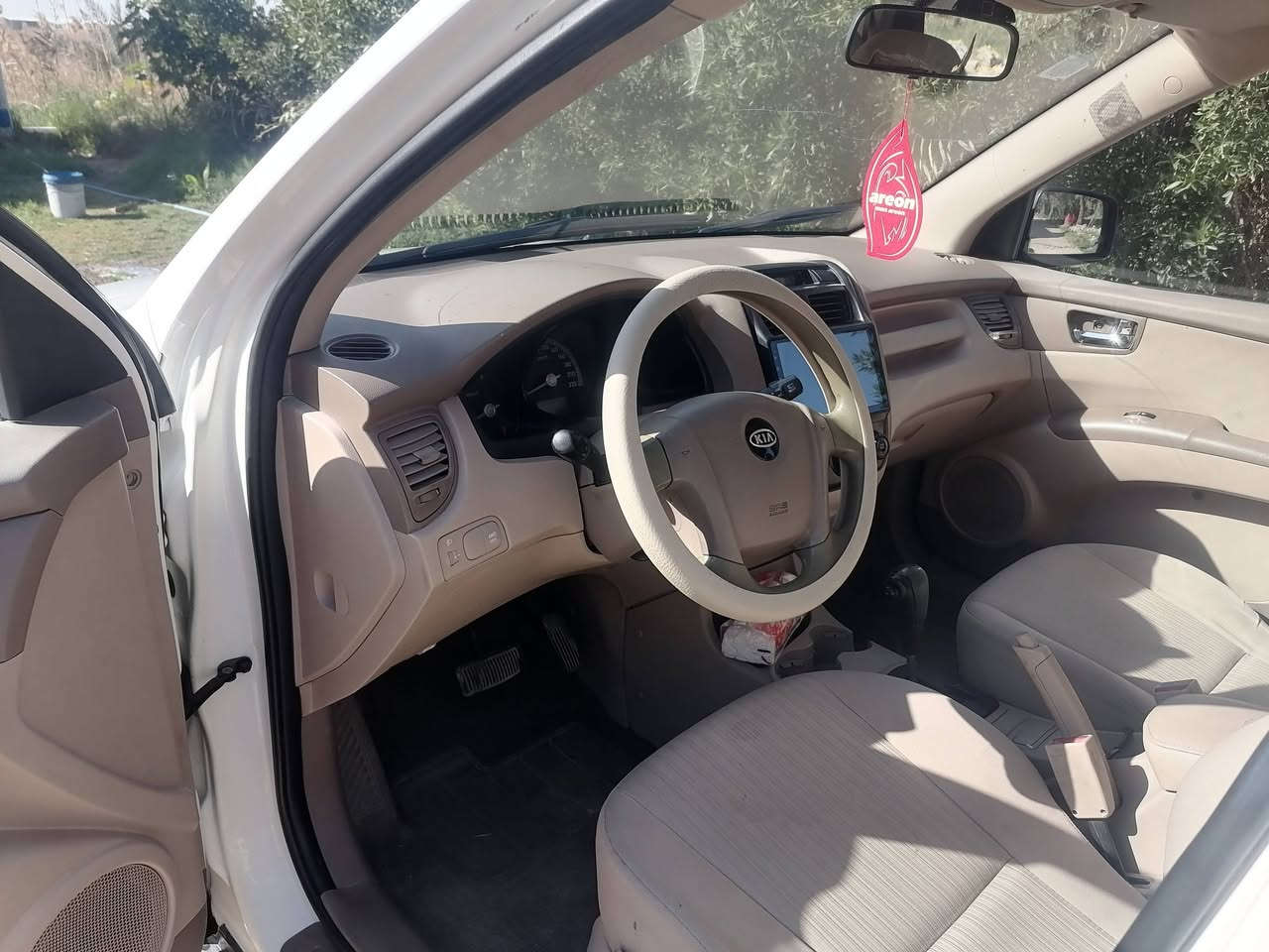 اللهم صل على محمد وآل محمد 

السلام عليكم ورحمة الله وبركاته 

كيا سبورتج موديل 2009 خليجي ماشيه 180 الف 
تبديل بنيد اصلي بدون ضرر داخلي الباقي مكفوله السونار مرفق ضربه وصبغ وتبديل وخياس 
جاهزه من كلشي كير ومكينه وحداديه وتبريد وتخم تاير جديد شاشه كامره حساس خلفي رقم بصره انكليزي سنويه جديده لغاية 2028 مشروع وطني تحويل ثاني يوم 
السعر 117 وبيها مجال للطيبين مكان السياره الرميثة الشراي يتصل ***********
***********
