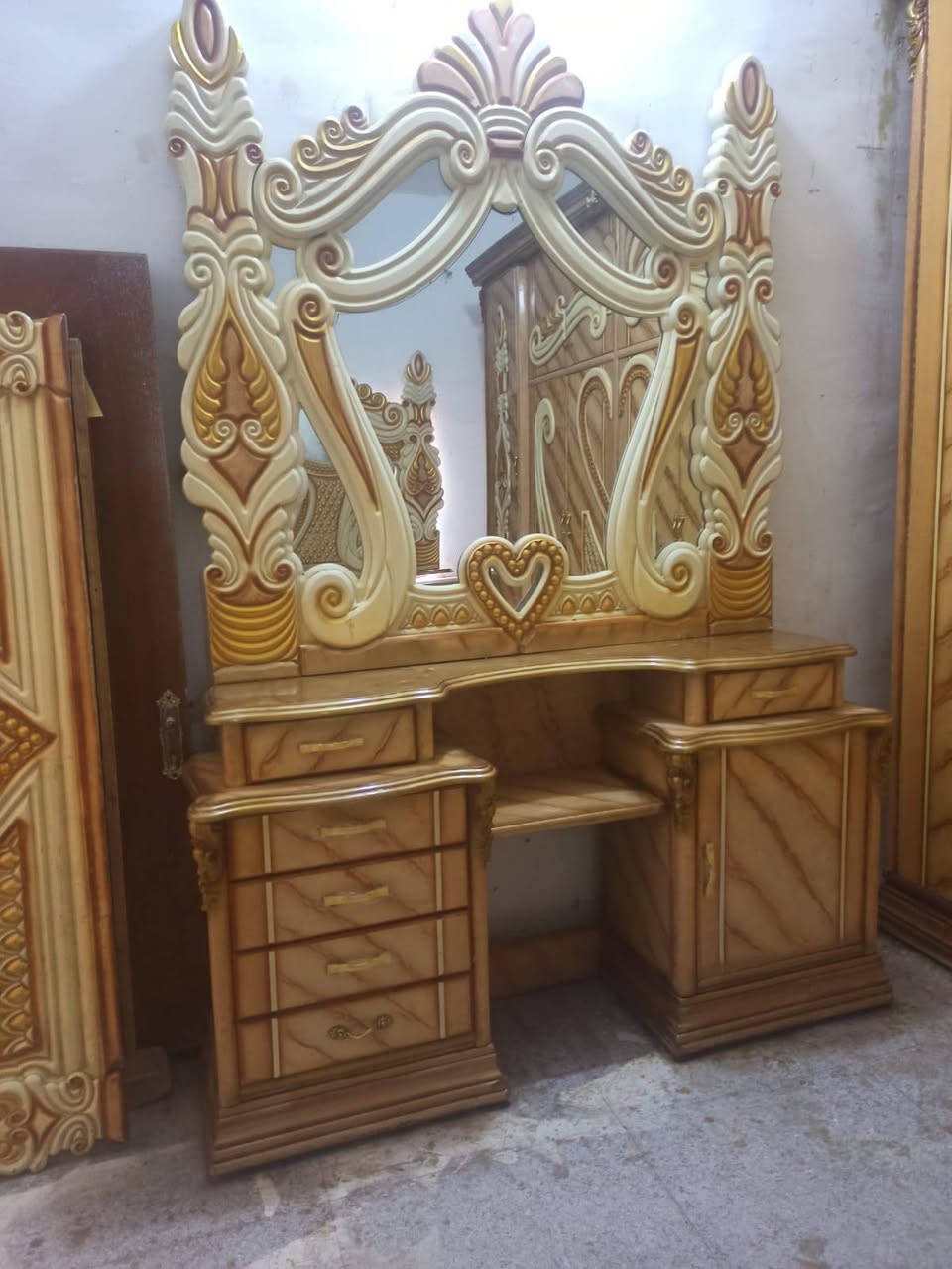 السلام عليكم غرفه نوم للبيع سعر 750 شراي يتصل حطاطه فوول صبغ حراري ***********
