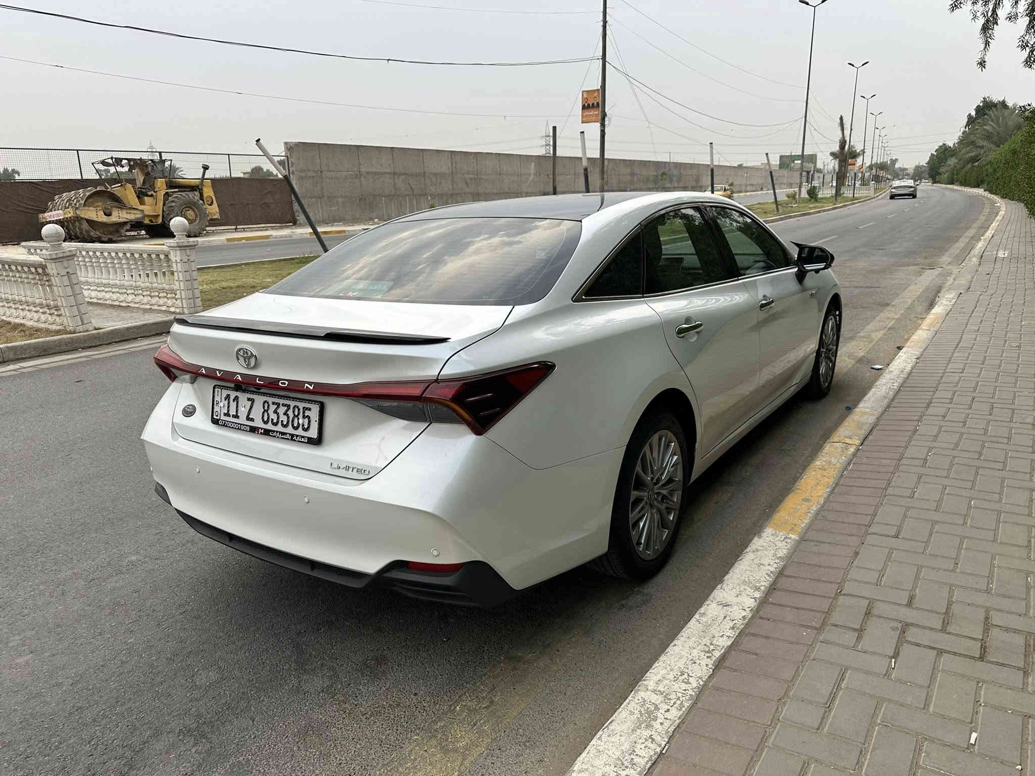 افلون تويوتا  2025 هايبرد 
لمتد السياره فول 1ع1
بنوراما تسلا 
شاشه جبيره 
داتا شو 
4 كامرات 
جلد 
كراسي كهرباء
4 بصمات 
تدفى تبريد كشن 
دبل رادار 
تحكمات ستيرن 
لايت LED
بك لايت LED
تبريد قطعتين
توتو هولد 
هندبريك بصمه 
مري شفط
وبيها هوايه مواصفات 
السياره ماشيه 3 الف 
مكان السياره بغداد حي الخضراء 
السعر 280 وبيها مجال 
***********
