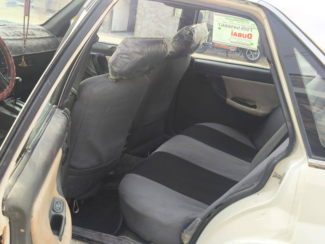 سلام عليكم سياره برنس موديل 95 البيع
محرك نضيف تخم تاير جديد مصبوغة حزام جماليه بسمي وتحويل ثاني يوم السعر 42 وبيه مجال 
رقم الهاتف *********** وبي واتساب
