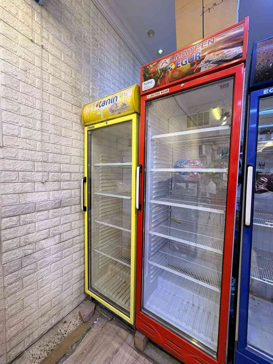 سلام عليكم 
للبيع
٤ برادات  
٢ مجمدات
١ مجمدة ناقصه غاز فقط
رفوف + سفينه
للاستفسار الاتصال على
***********
