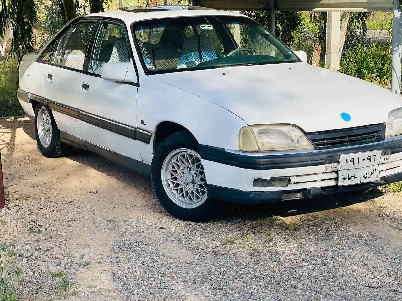 بۆفڕۆشتن
مۆدیل 1990
مەکینە 20
کێڕومەکینەی بێ عەیبە 
چوار تایەو ویل تازەی لەژێڕە 
ڕەقەم سلێمانی 
سعر 30مەجالی تێە 
***********
