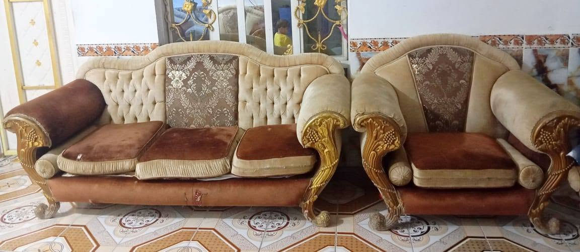 تخم قنفات 5 قطع 
2 كبار 
3 صغار 
 بسعر 150 وبي مجال ***********
