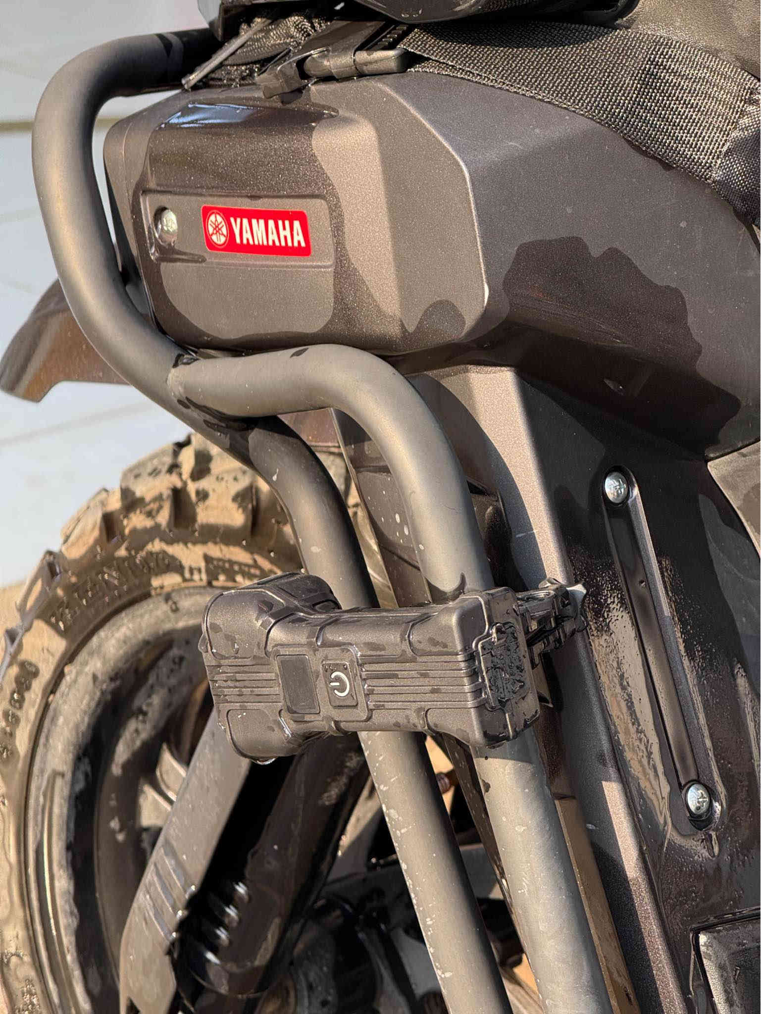 السلام عليكم 
دراجة اباتشي ادفنجر وجه BMW لون متغير مميز استيراد حسن وحسين يعني مو التجاري سعرها 2.350.000 مليونين و350 الف 
الدراجه 7 باتري 38 امبير يعني 96 فولت 
نضام البريك APS مانع انزلاق ودسكات والدبلات غاز حقيقي 
ملف الدراجه 3000W واط حقيقي 
سرعة 110km بلساعه  
المسافة المقطوعه من 75 الى 90 كيلو متر بلشحنة الوحدة 
الدراجه مزودة بلكامل على حسابي من غير فلوس الدراجه 
لايتات زنون عالي وناصي بريك رياضي ستيرن رياضي 
سماعة بلوتوث 
ميزة الباركنگ قفل جوزة وستاند حساس كهربائي 
الوصل موجود ورايدها ب2 مليون 
والي مايعرف بيهن لايعلق احسن 
مكاني بغداد *********** بغداد
