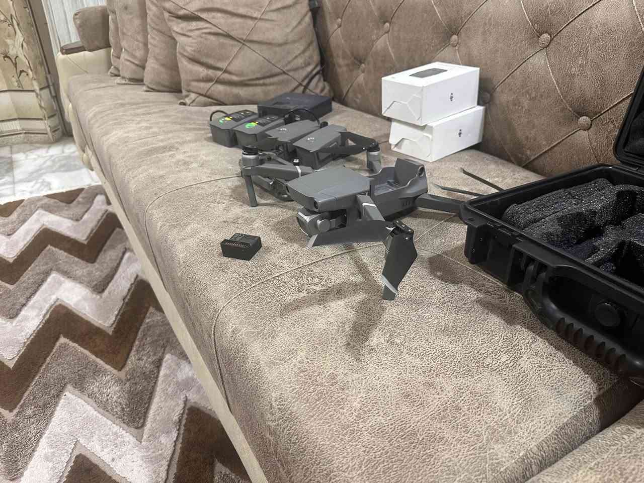 السلام عليكم درون مافيك 2 برو وياها 3 بطاريات كامله مكمله مابيها كل نقص نظافة 95 % السعر 800 الف ملاحظه بالصورة 4 بطاريات بس انطي وياها 3 بطاريات


**إذا كنت صاحب هذا الإعلان وتريد حذفه لأي سبب، رجاءا أرسل رسالة إلى الدعم الفني**