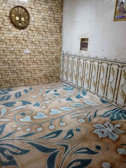 بيت للبيع مكان بغداد سبع قصور شارع قاسم لوكيل لمساحه 100متر لبيت يحتوي على
غرفه وصاله واستقبال وحمام داخلي ومطبخ ورا لغرفه 
لبيت على الشارع 
السعر 25 وبي مجال 
للتواصل واتساب ***********
